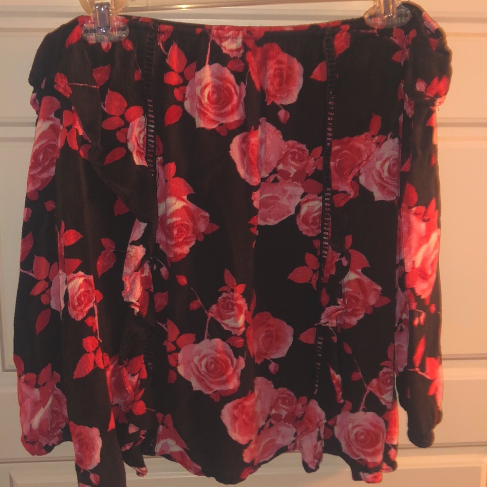 Off the shoulder floral rose Dainty Hooligan top